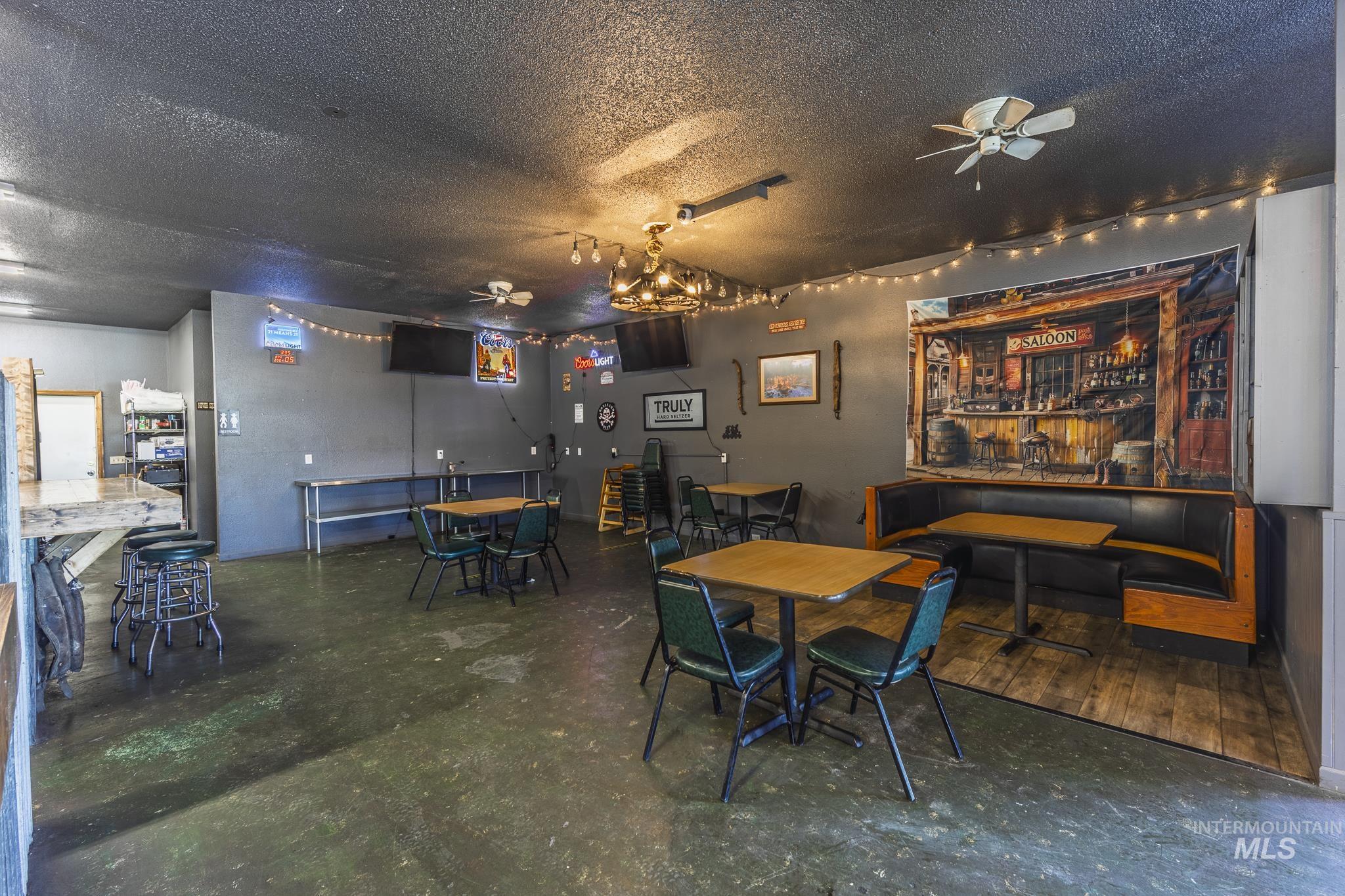 603 N Front Street - The Hangout