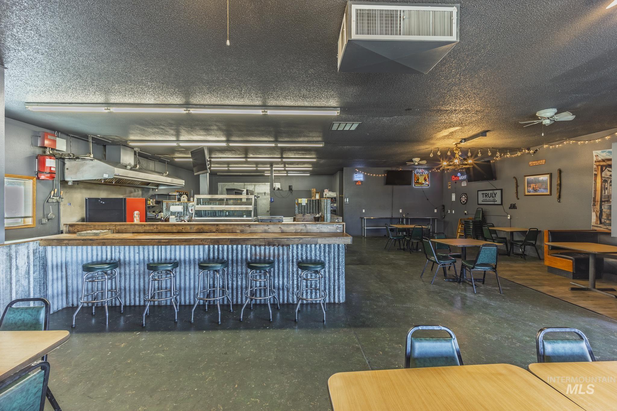 603 N Front Street - The Hangout