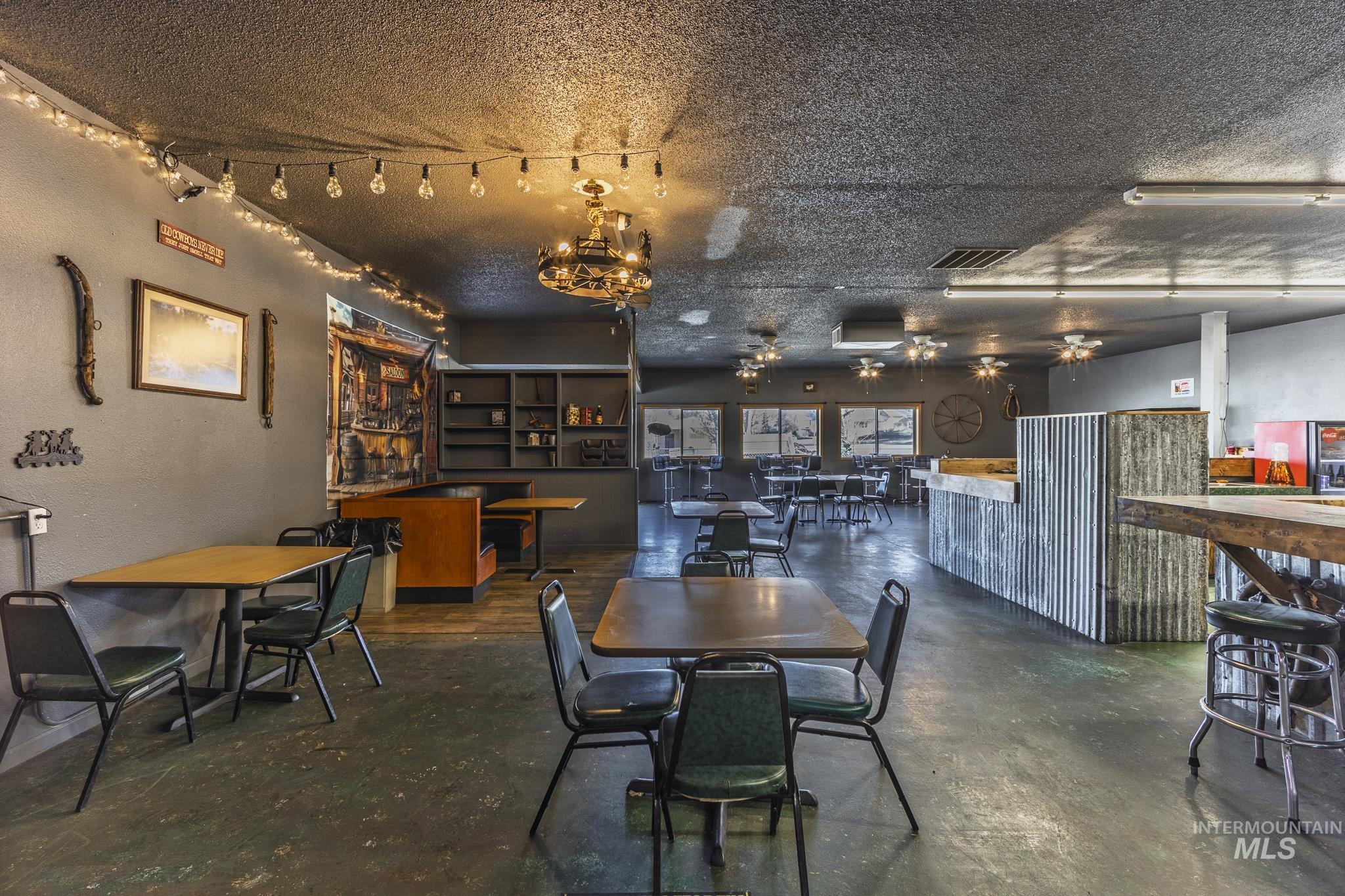 603 N Front Street - The Hangout