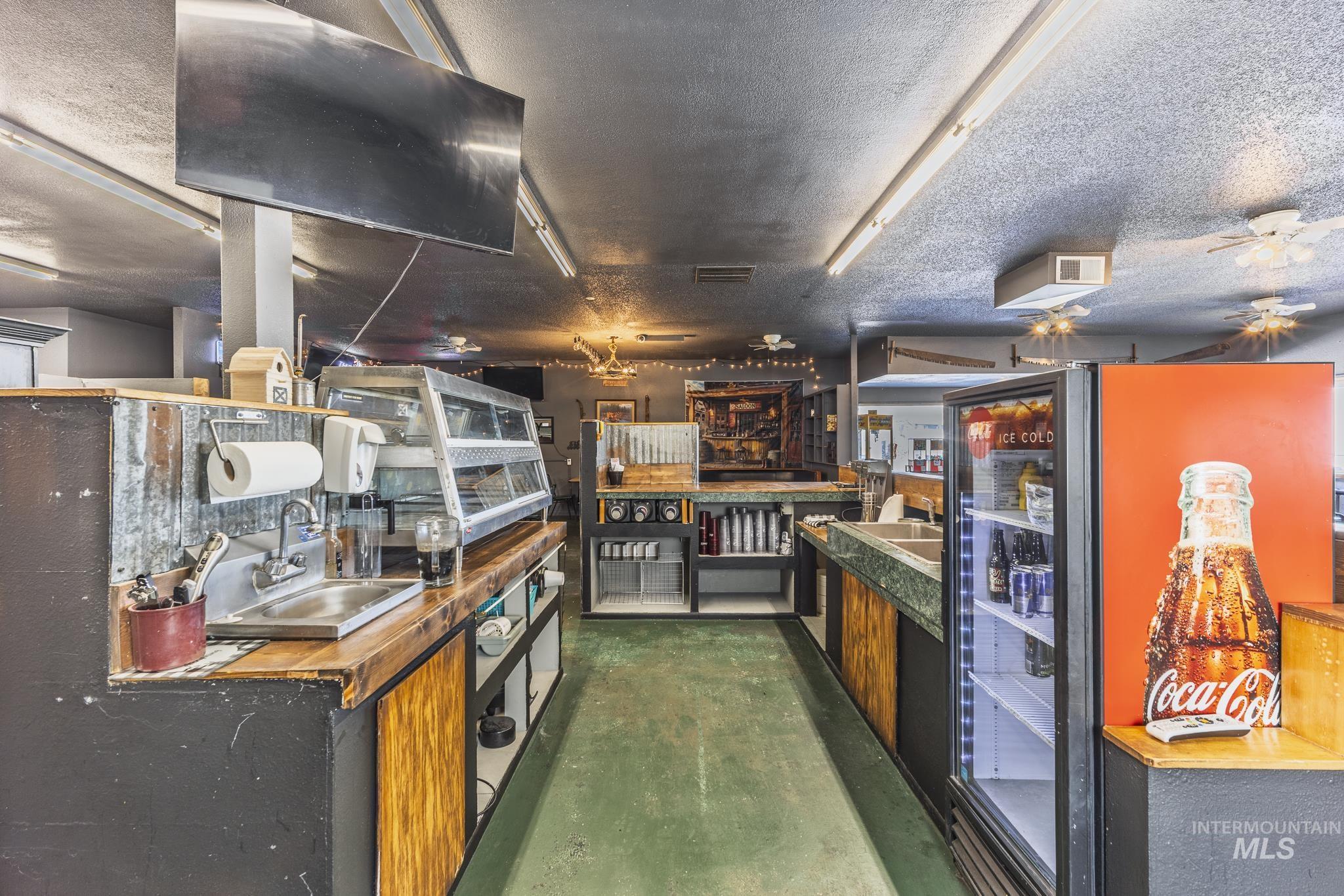 603 N Front Street - The Hangout