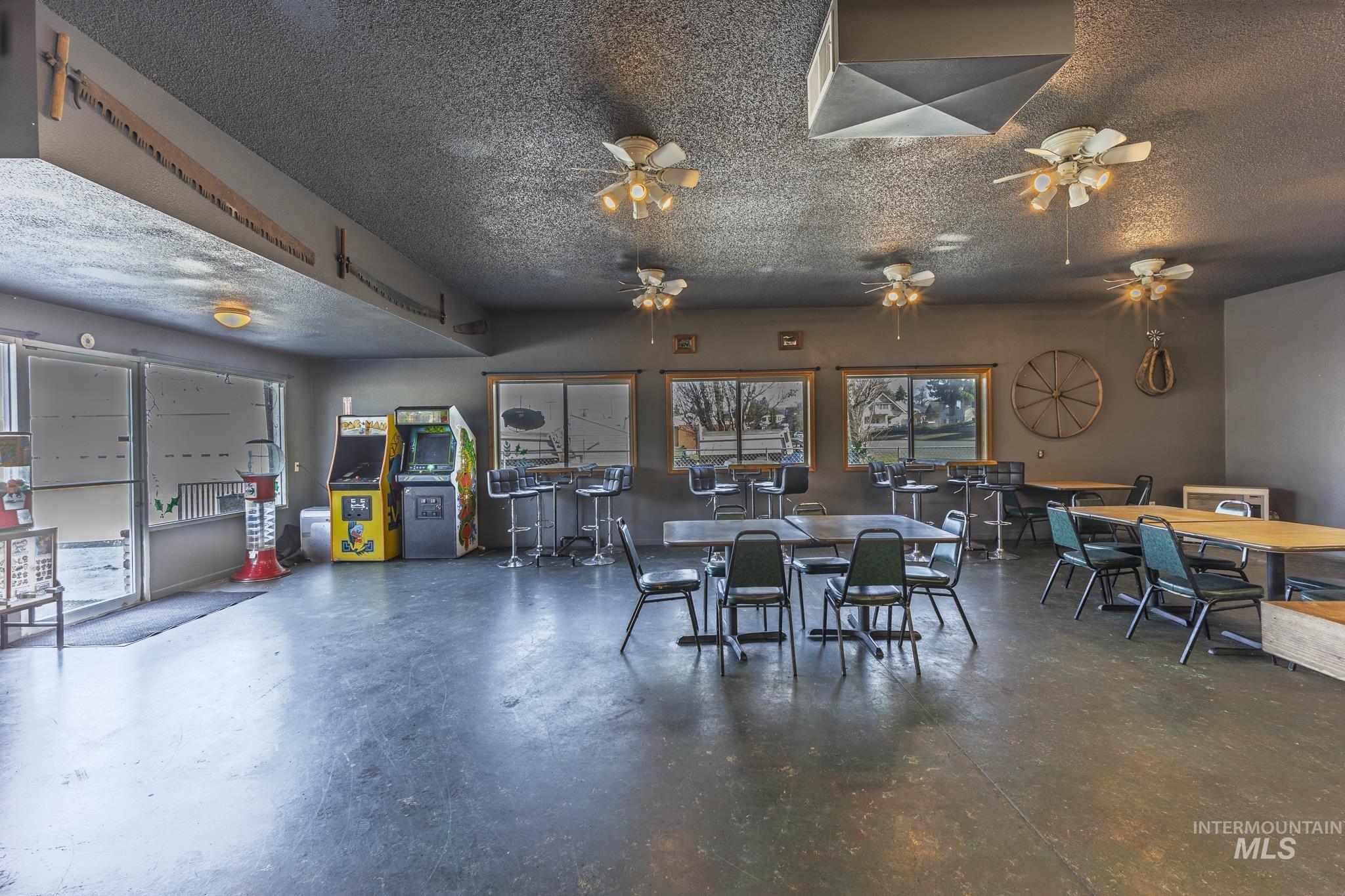 603 N Front Street - The Hangout