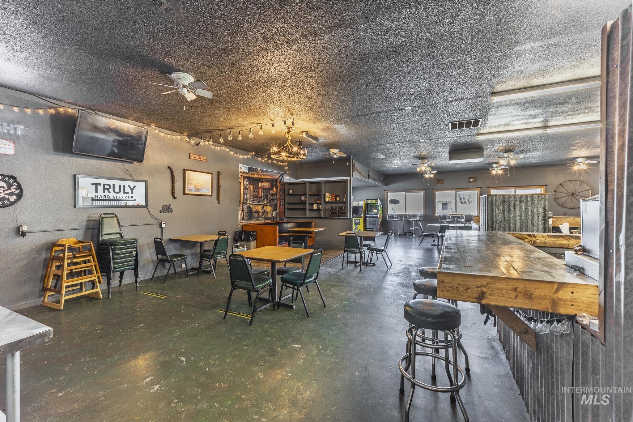 603 N Front Street - The Hangout