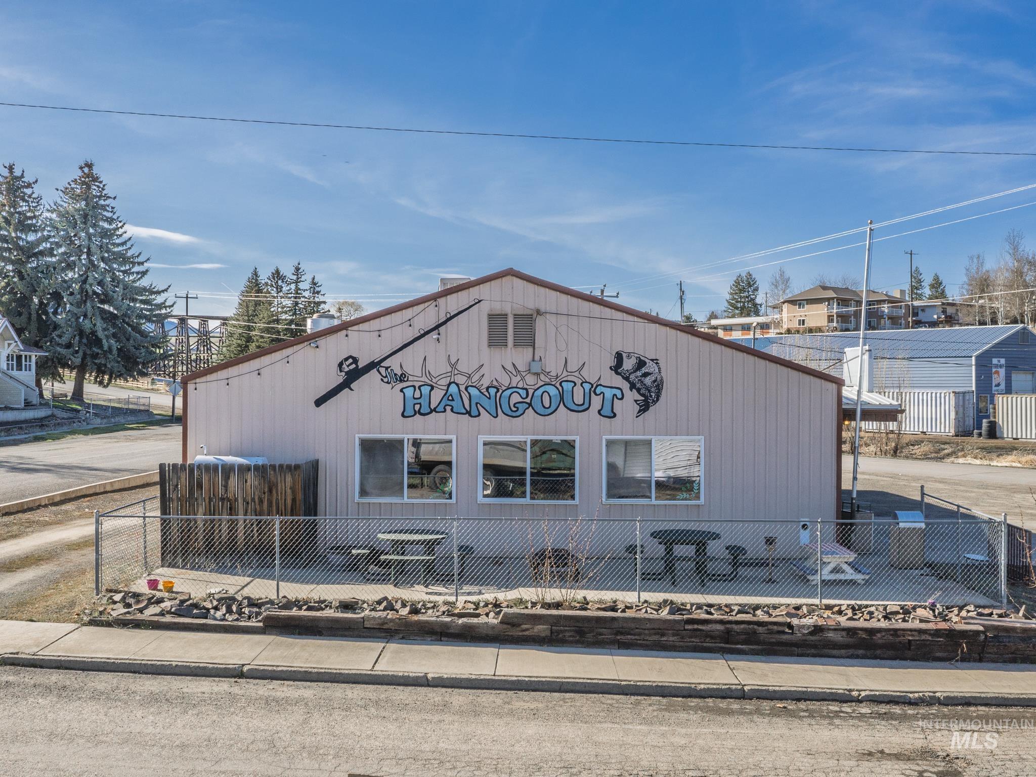 603 N Front Street - The Hangout