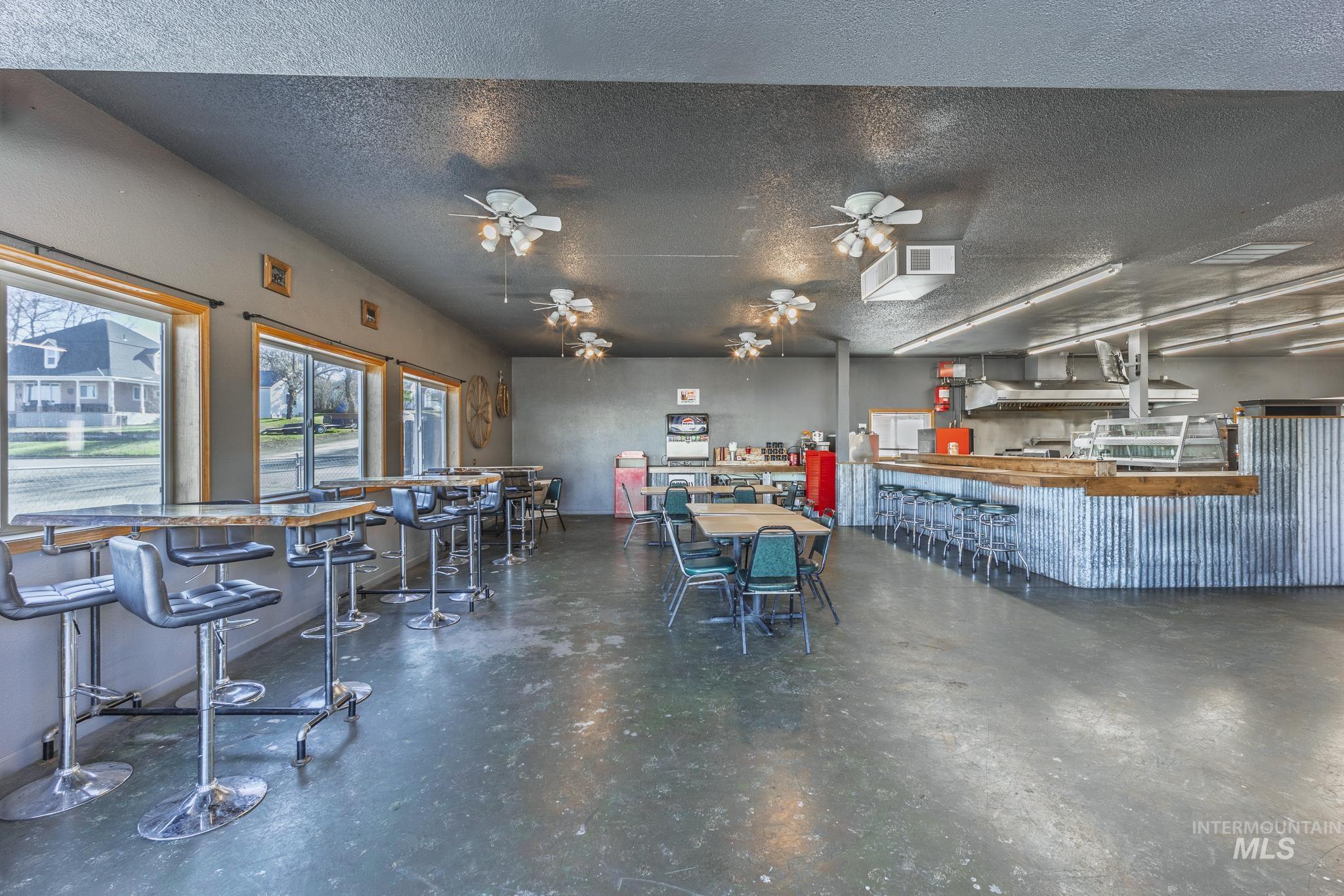 603 N Front Street - The Hangout