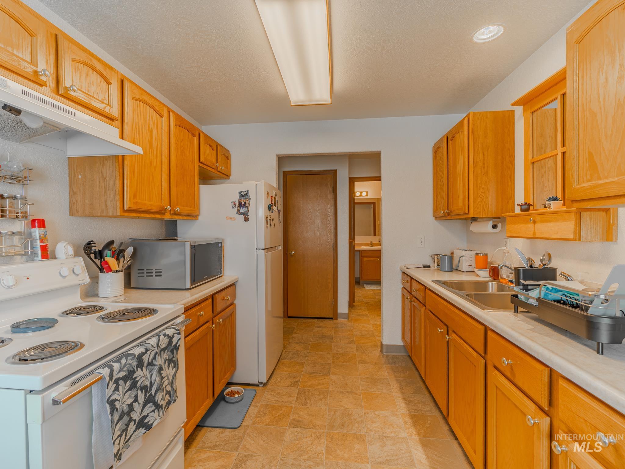 408 W South St