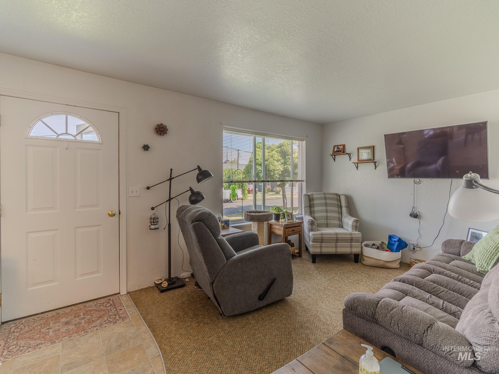 408 W South St