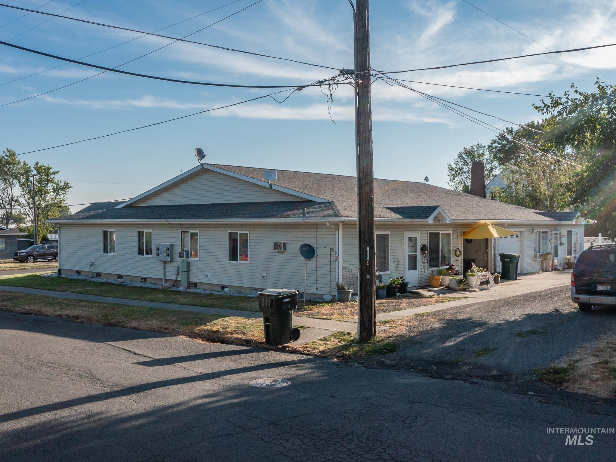 408 W South St
