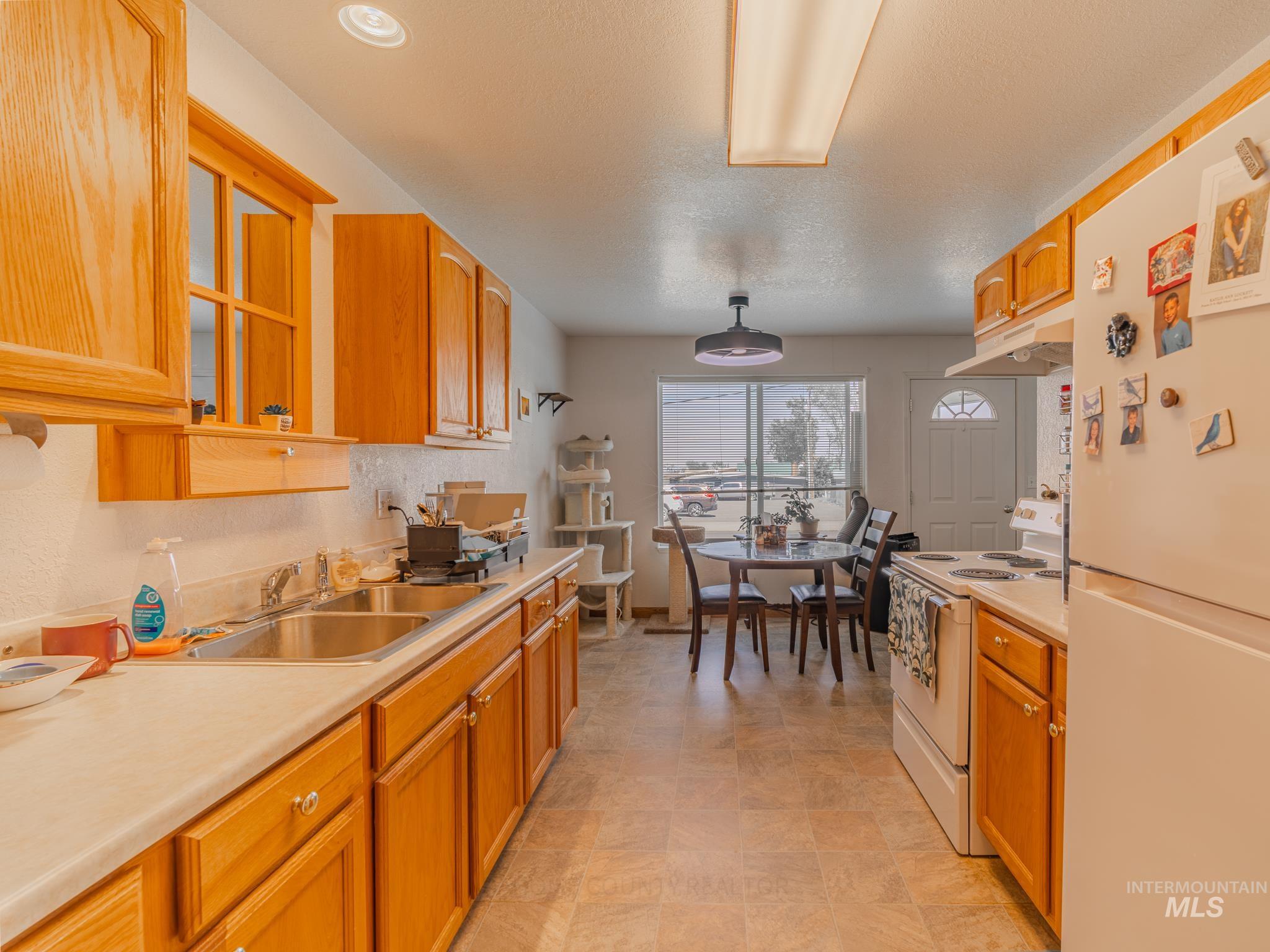 408 W South St