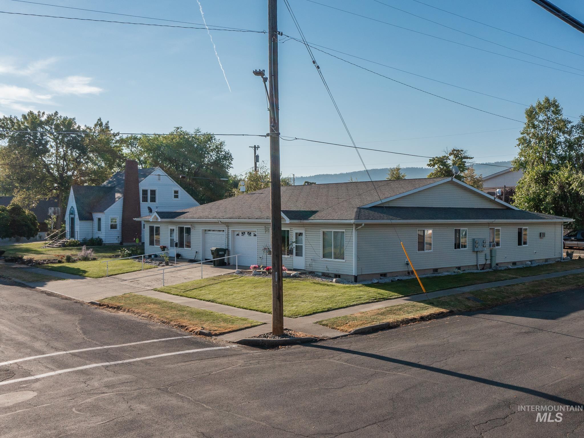 408 W South St