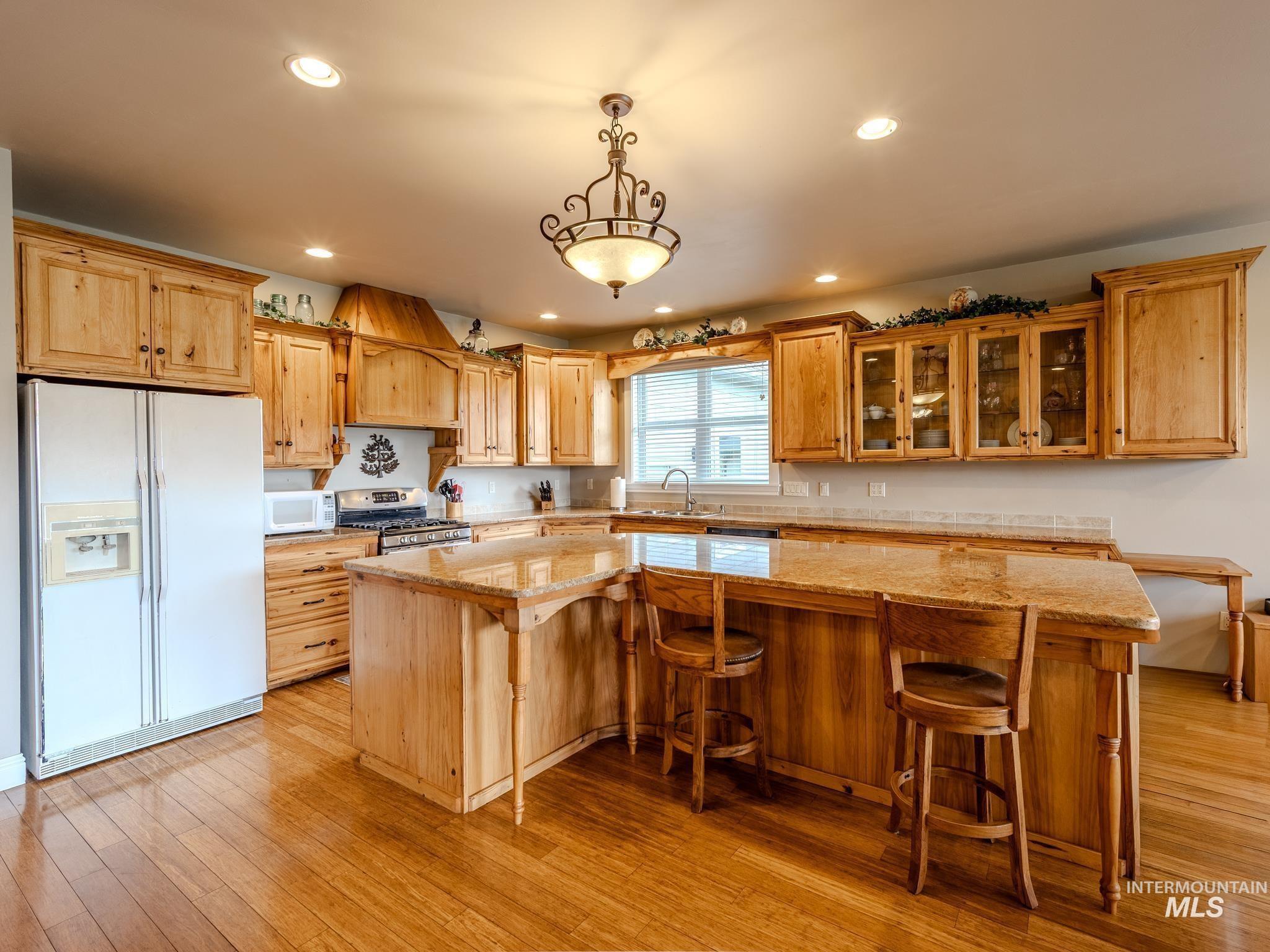 794 Pleasant Valley Rd