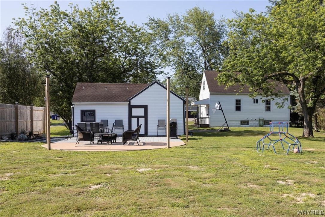 252 East And West Road