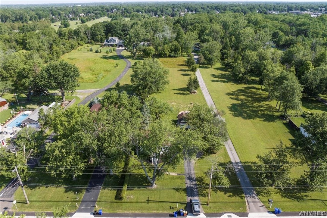 252 East And West Road