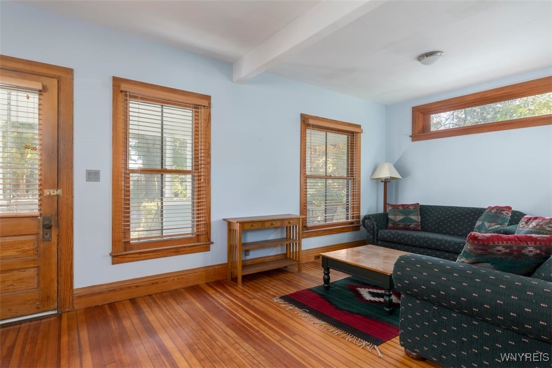 87 Maple Avenue