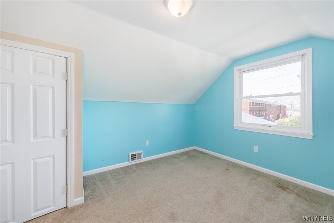 106 Aspinwood Place