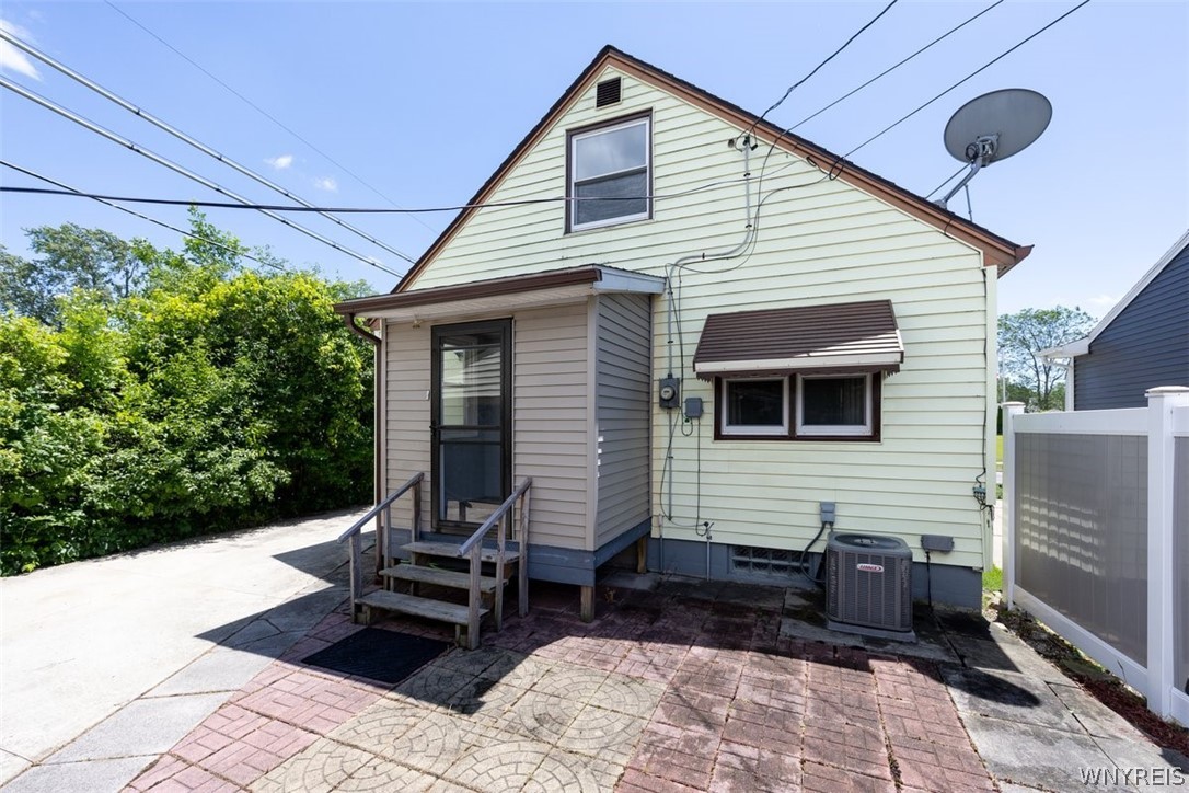 106 Aspinwood Place