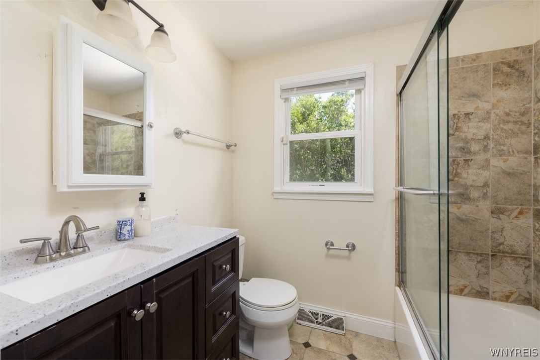 106 Aspinwood Place