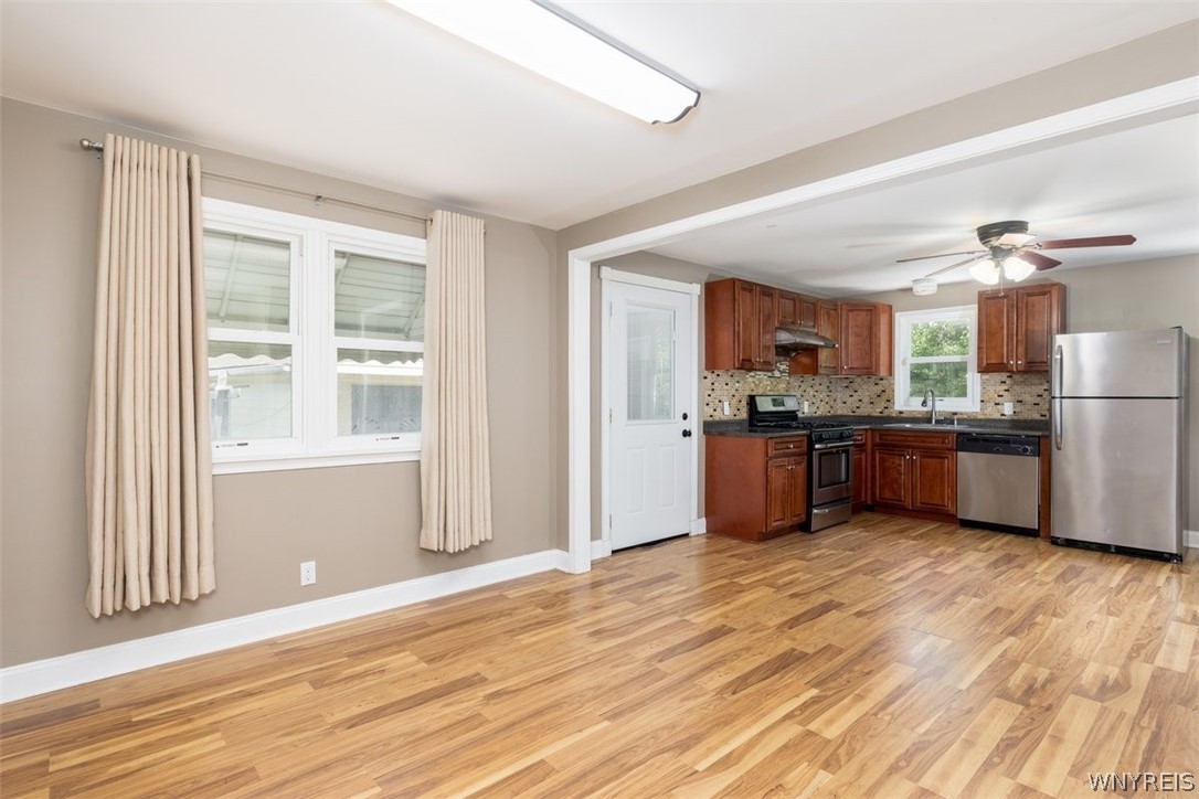 106 Aspinwood Place
