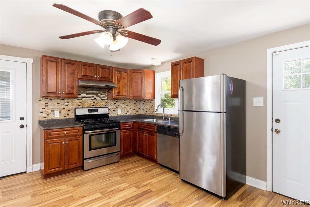 106 Aspinwood Place