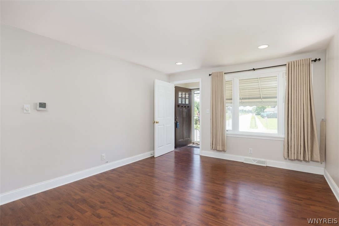 106 Aspinwood Place
