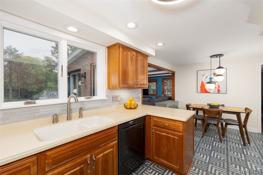 7217 Quaker Road
