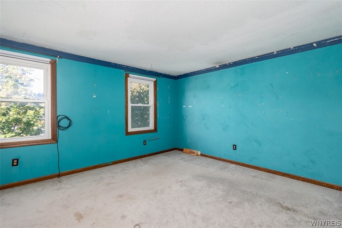 86 Pine Court North
