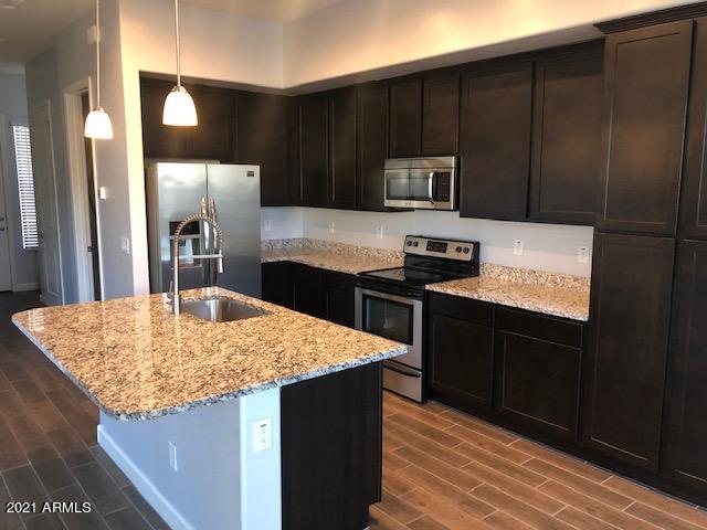 3018 N 33RD Place