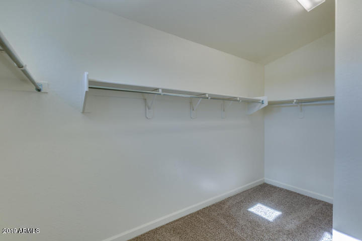 3018 N 33RD Place