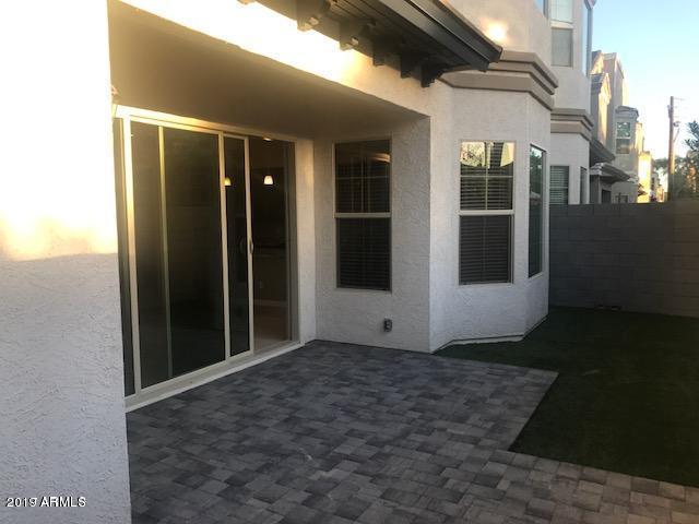 3018 N 33RD Place
