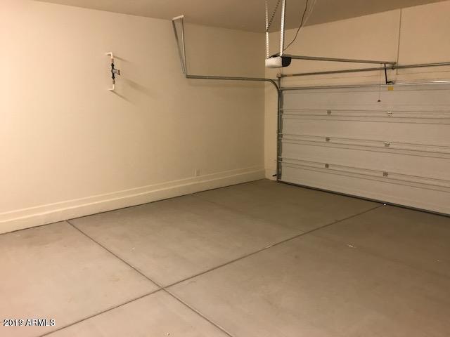 3018 N 33RD Place