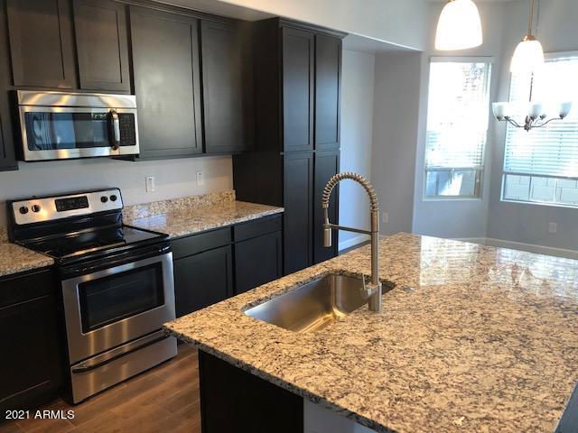3018 N 33RD Place
