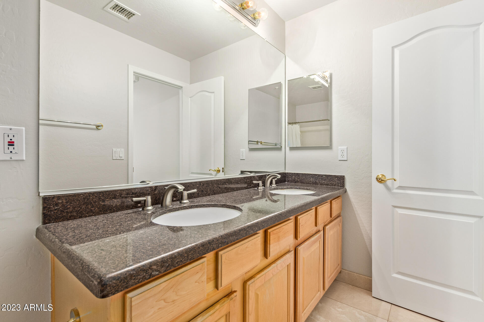 10872 E RAINTREE Drive