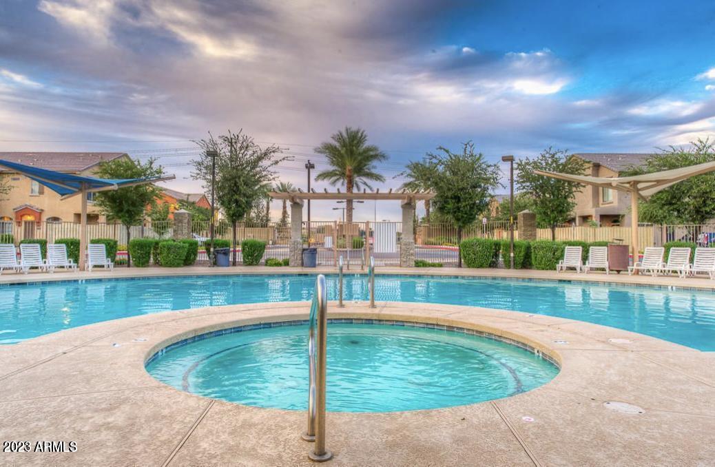 2401 E RIO SALADO Parkway Unit: 1087