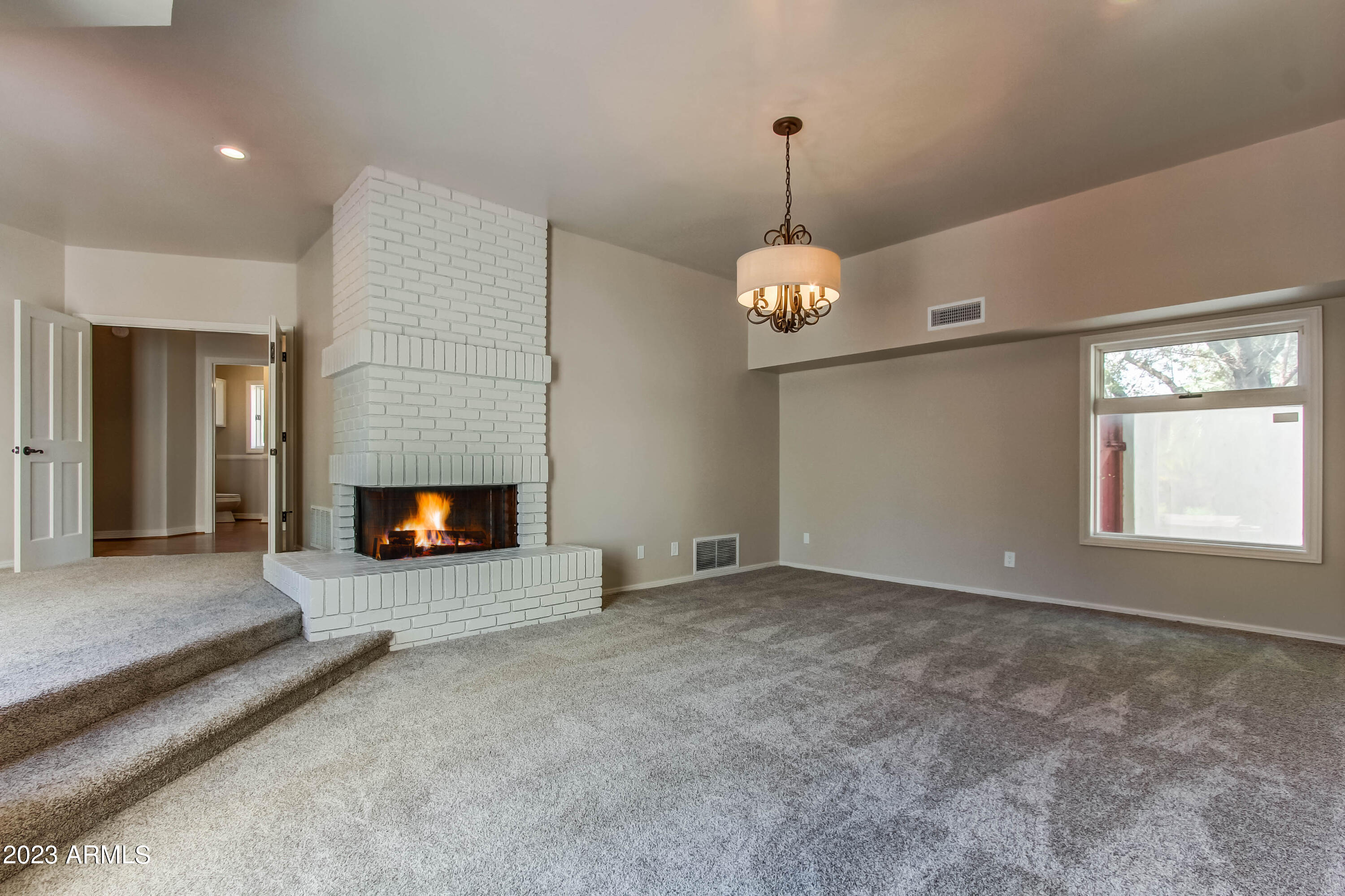 6401 E CARON Drive