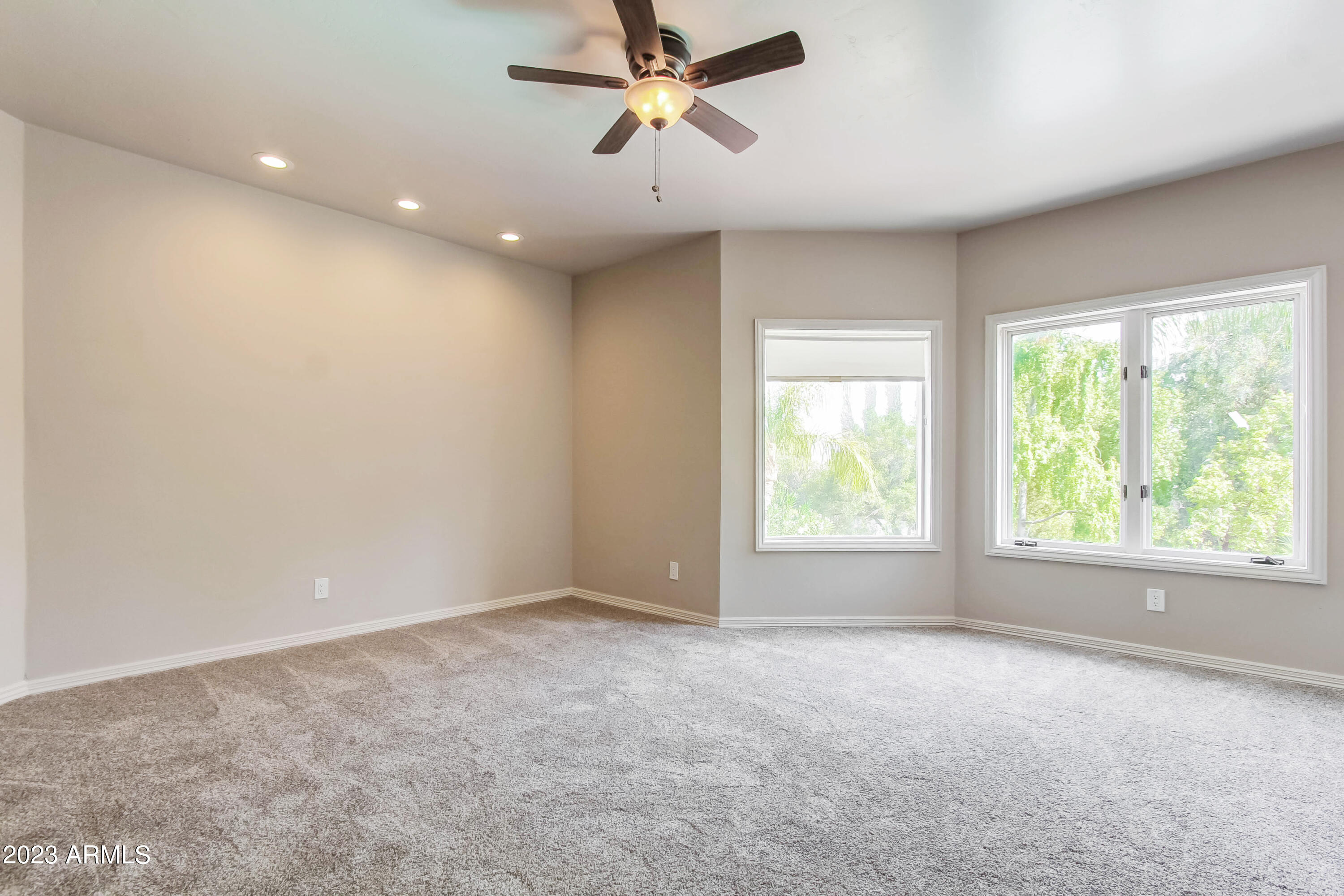 6401 E CARON Drive