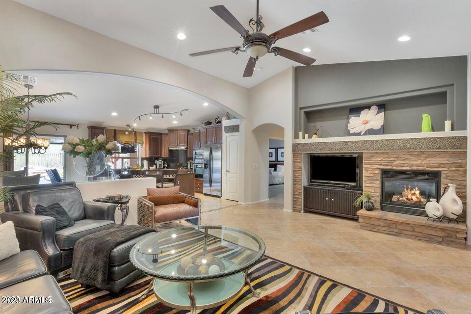 2630 E SAGUARO PARK Lane