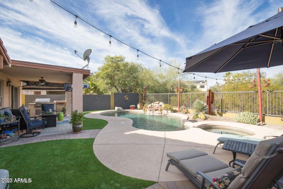 2630 E SAGUARO PARK Lane