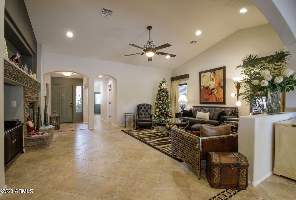 2630 E SAGUARO PARK Lane