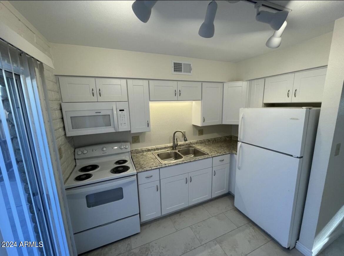 6709 E ANGUS Drive Unit: 3
