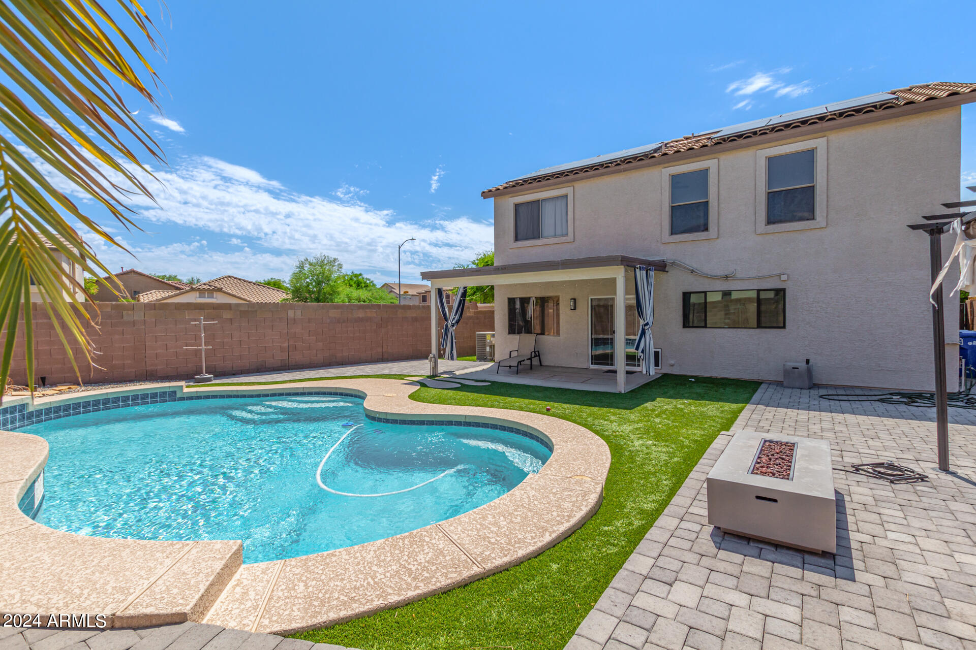 2434 W RUNNING DEER Trail