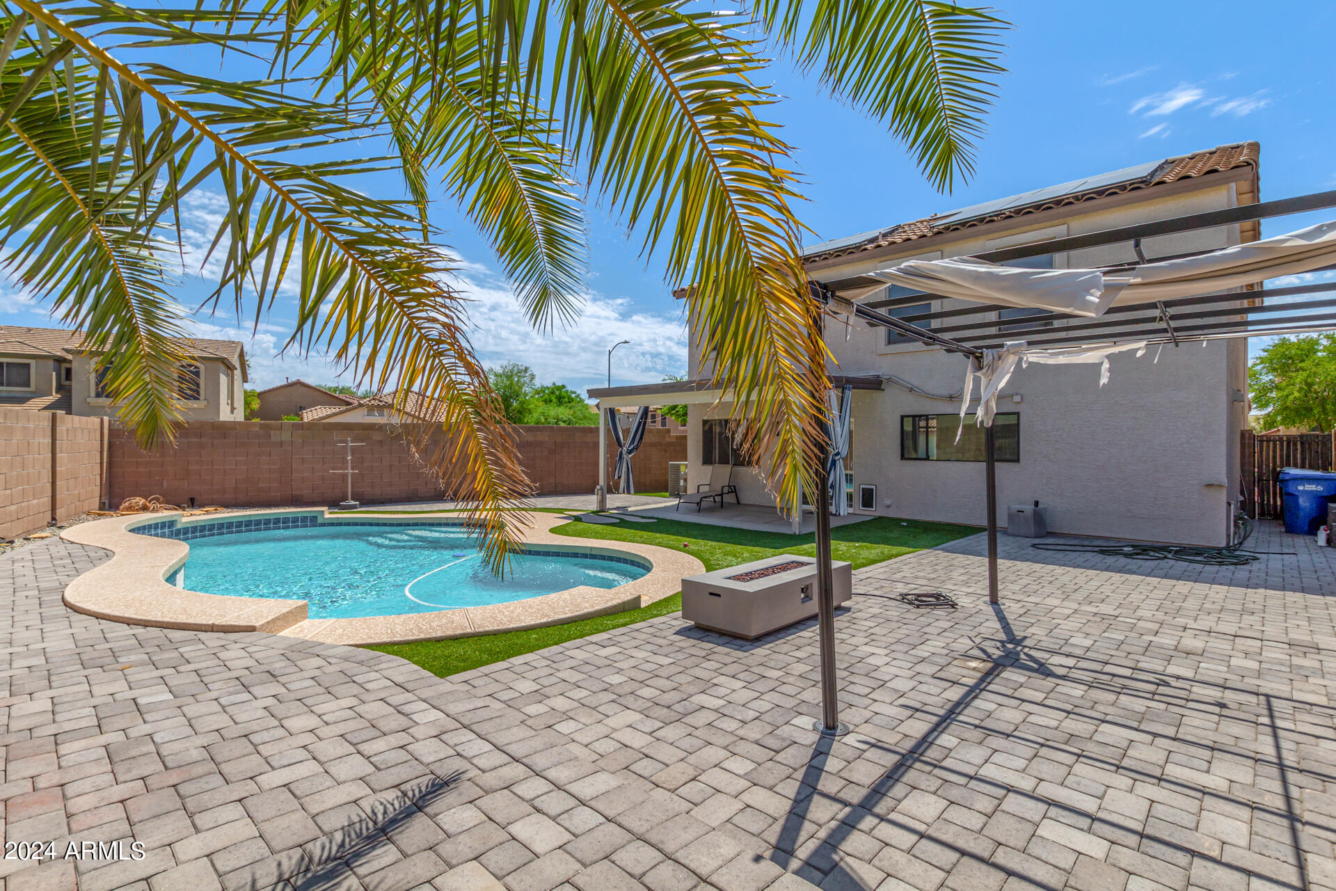 2434 W RUNNING DEER Trail