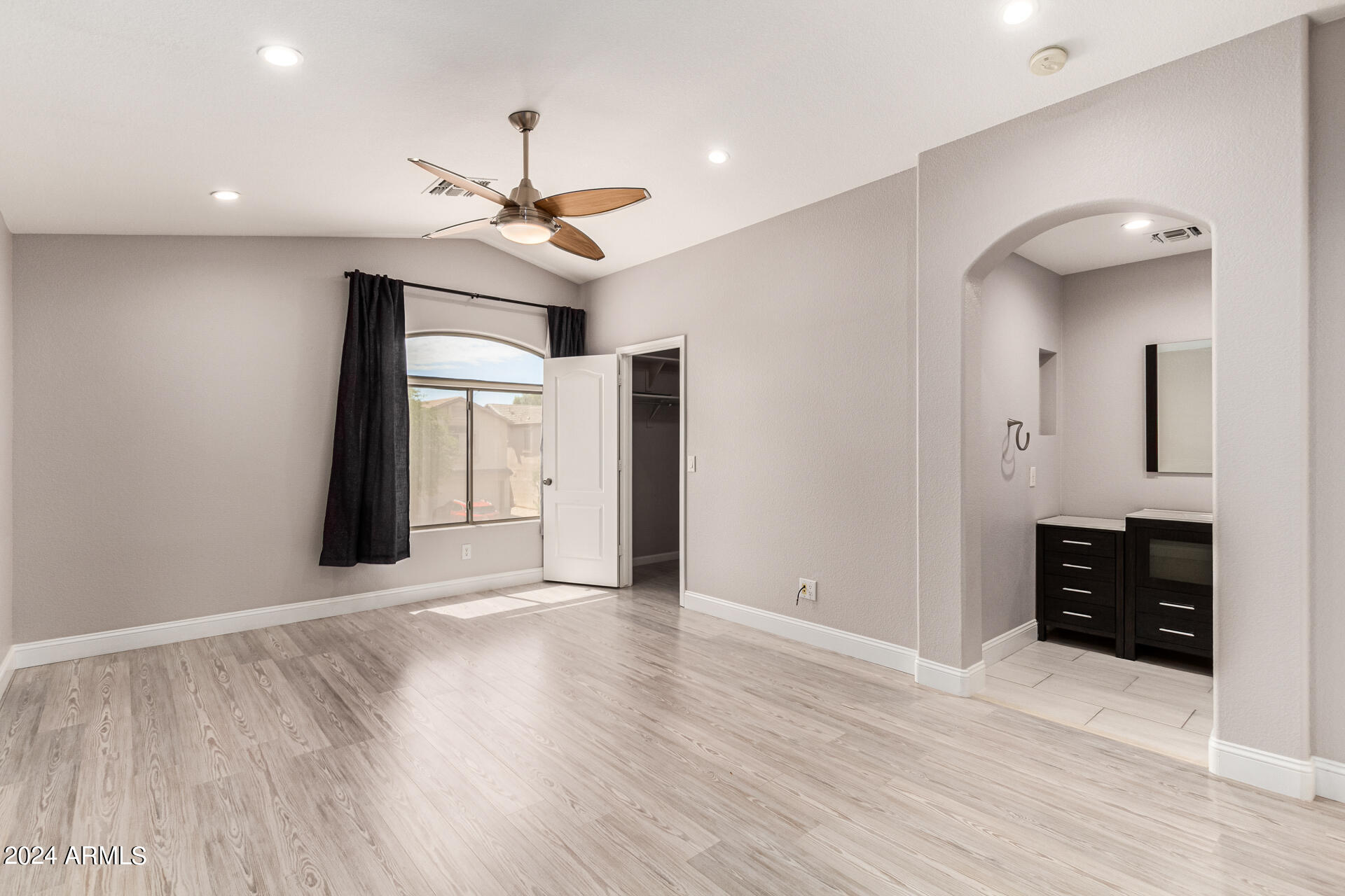 2434 W RUNNING DEER Trail
