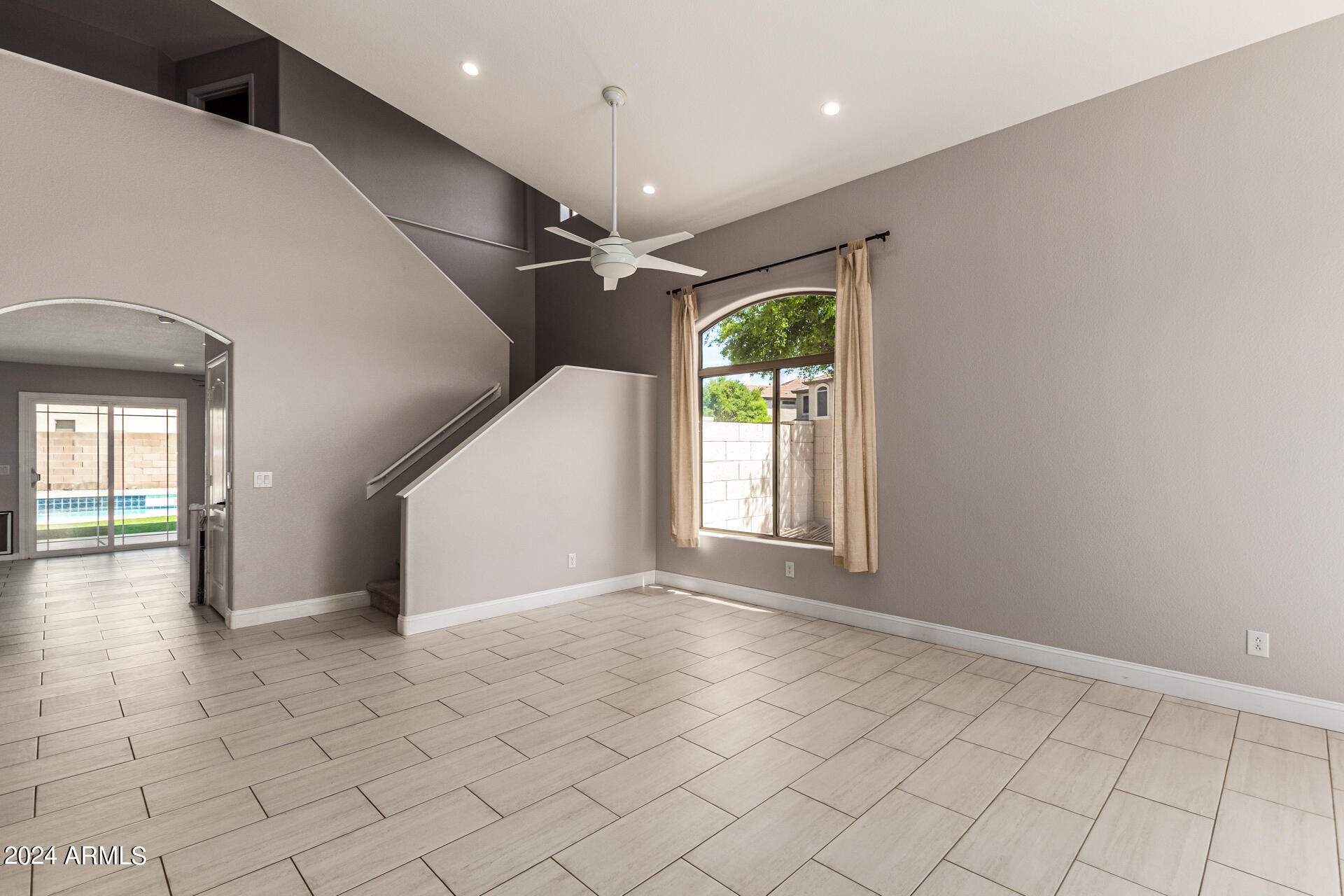 2434 W RUNNING DEER Trail
