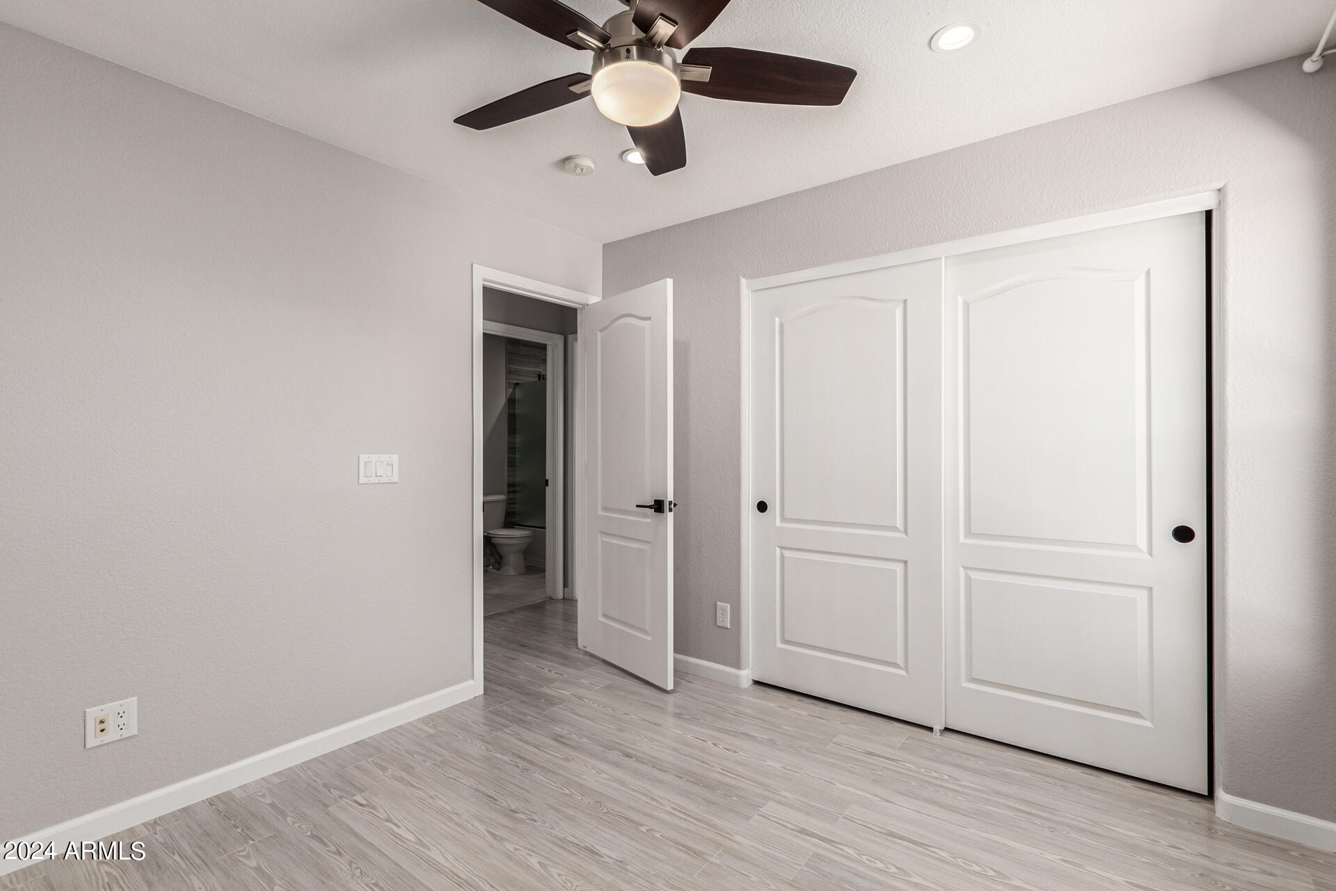 2434 W RUNNING DEER Trail