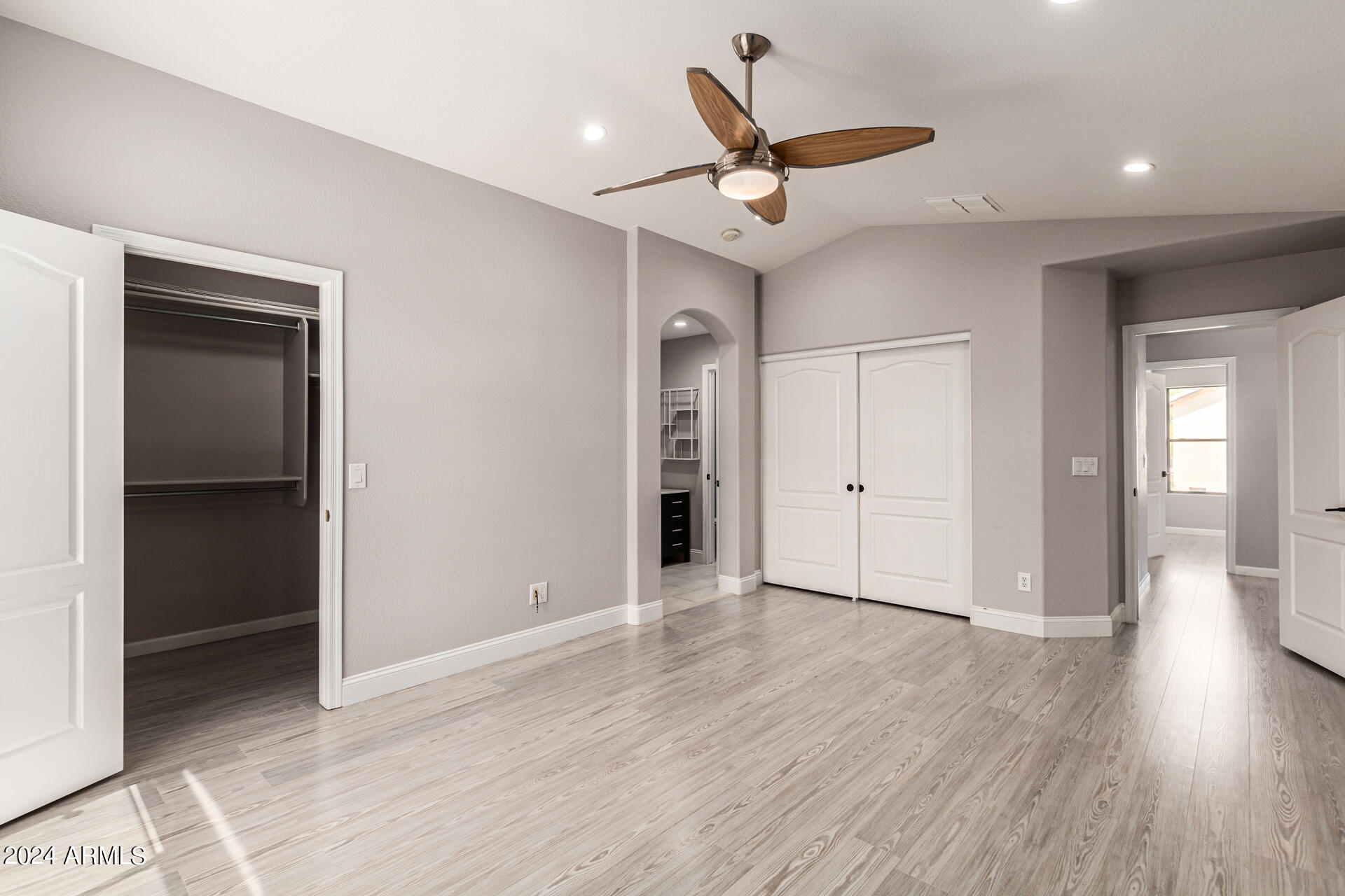 2434 W RUNNING DEER Trail