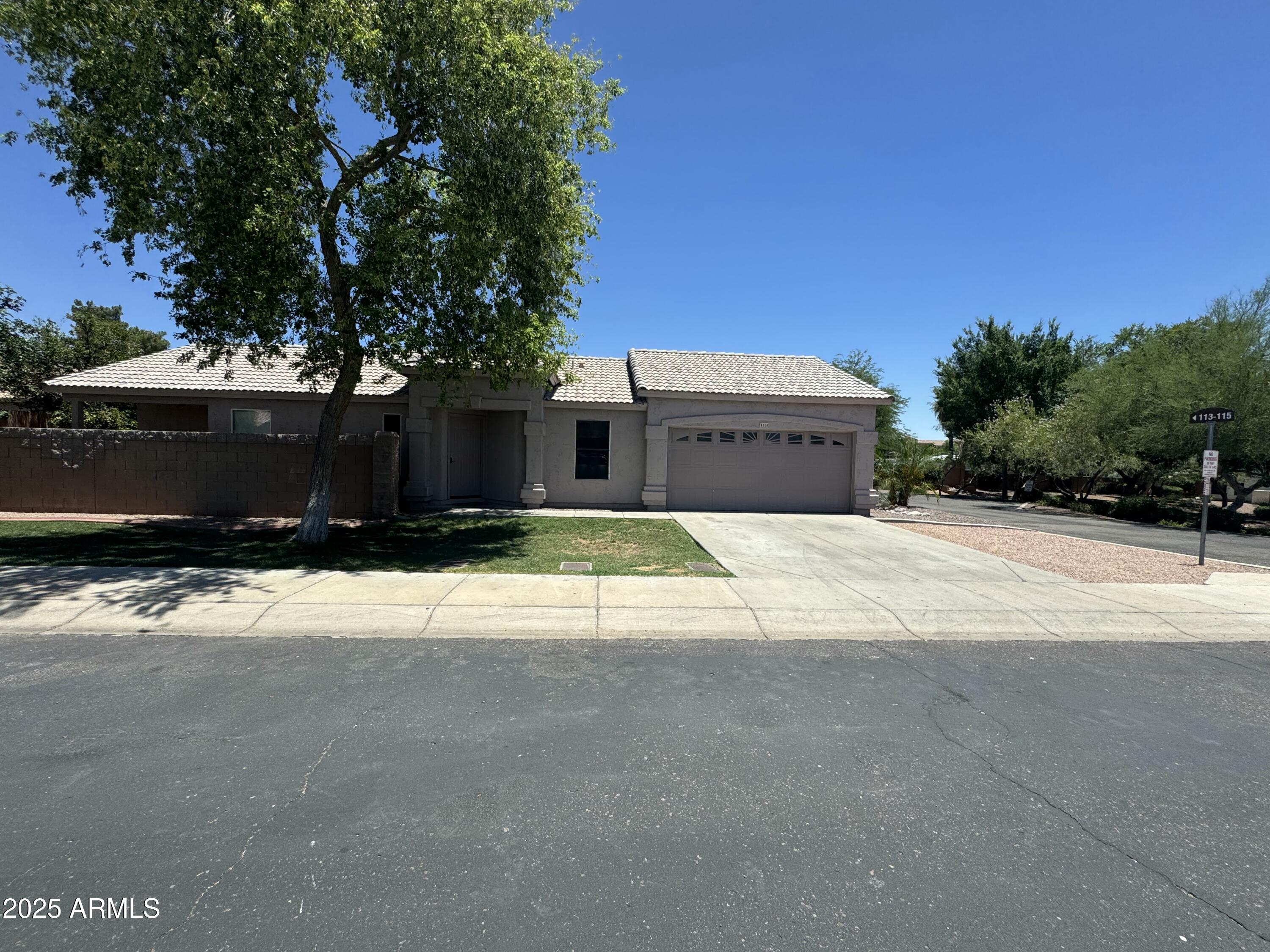 2221 E UNION HILLS Drive, 113