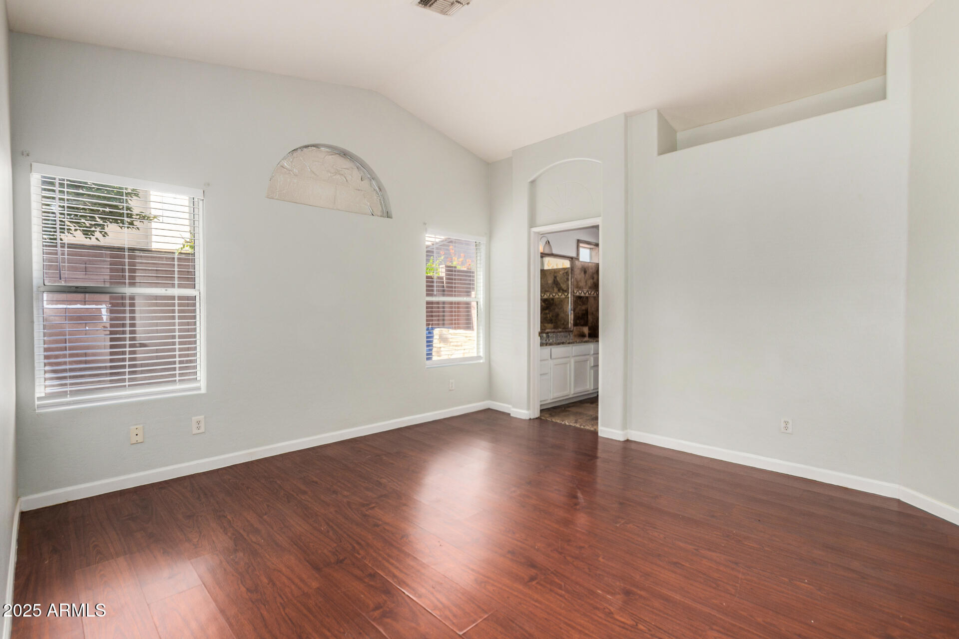 2221 E UNION HILLS Drive, 113