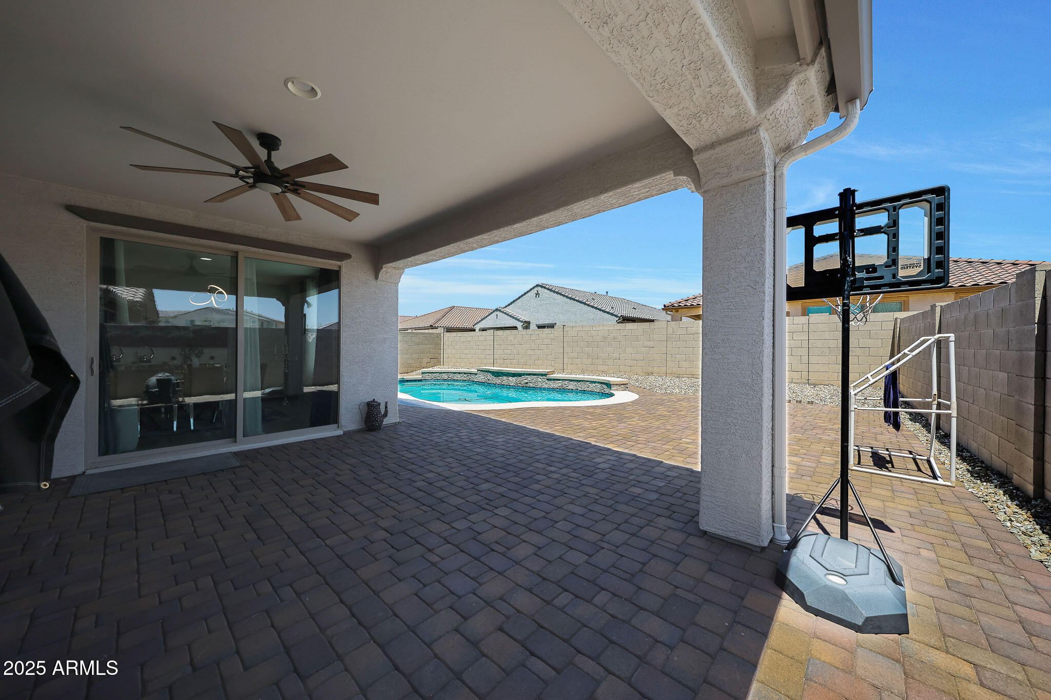 8616 W RANCHO Drive