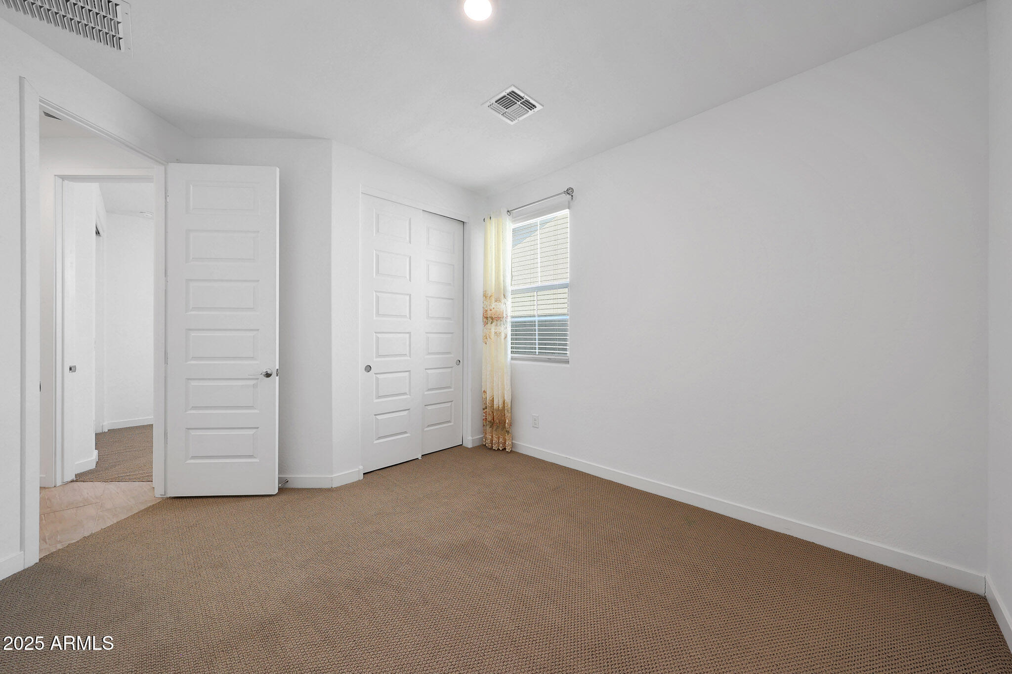 98 E LEO Place