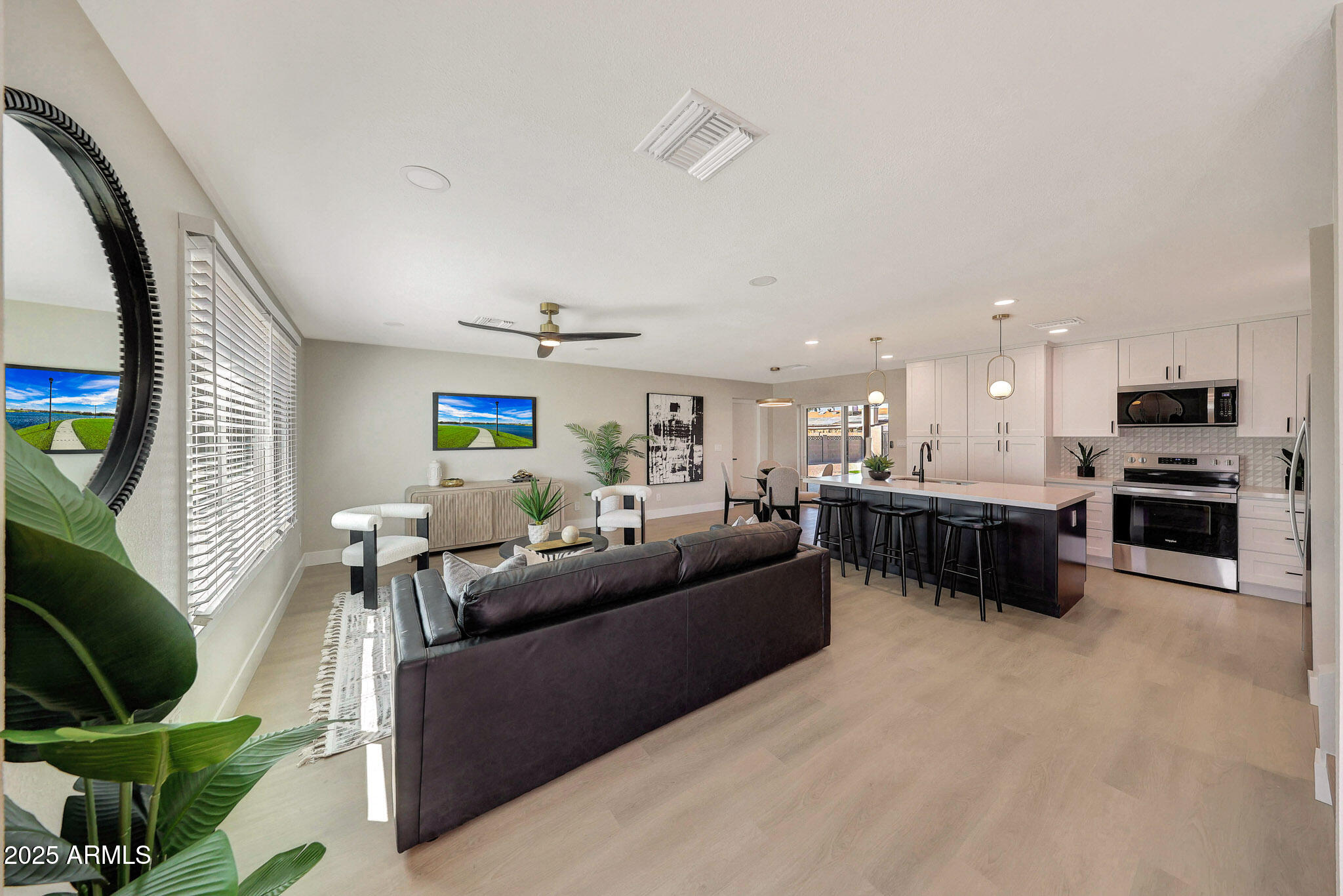 3116 W GELDING Drive