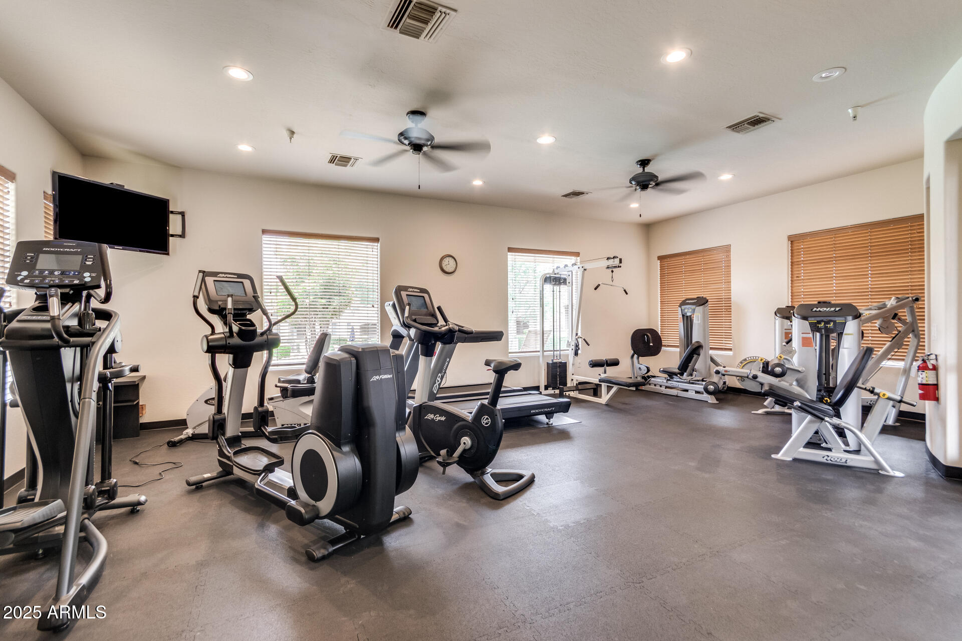 19475 N GRAYHAWK Drive 2121